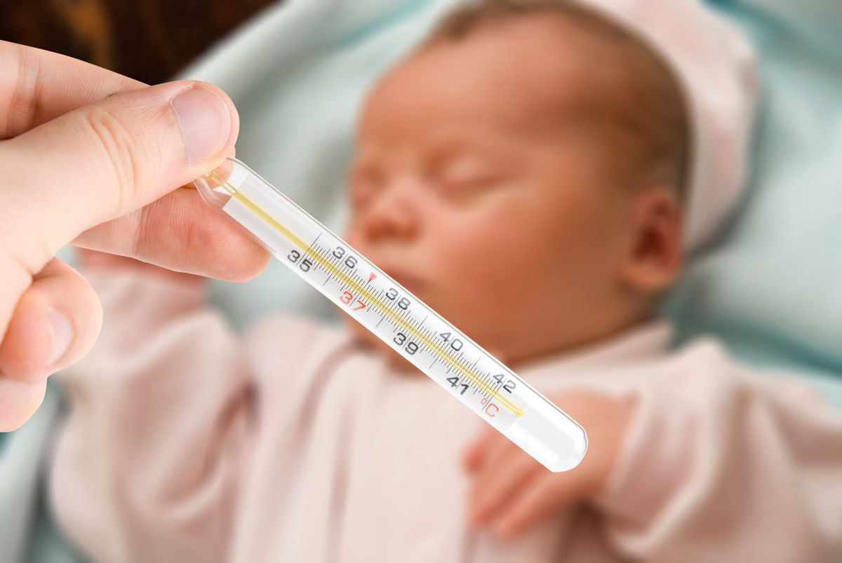 Wszystko co rodzic powinien wiedzieć o gorączce u niemowlęcia