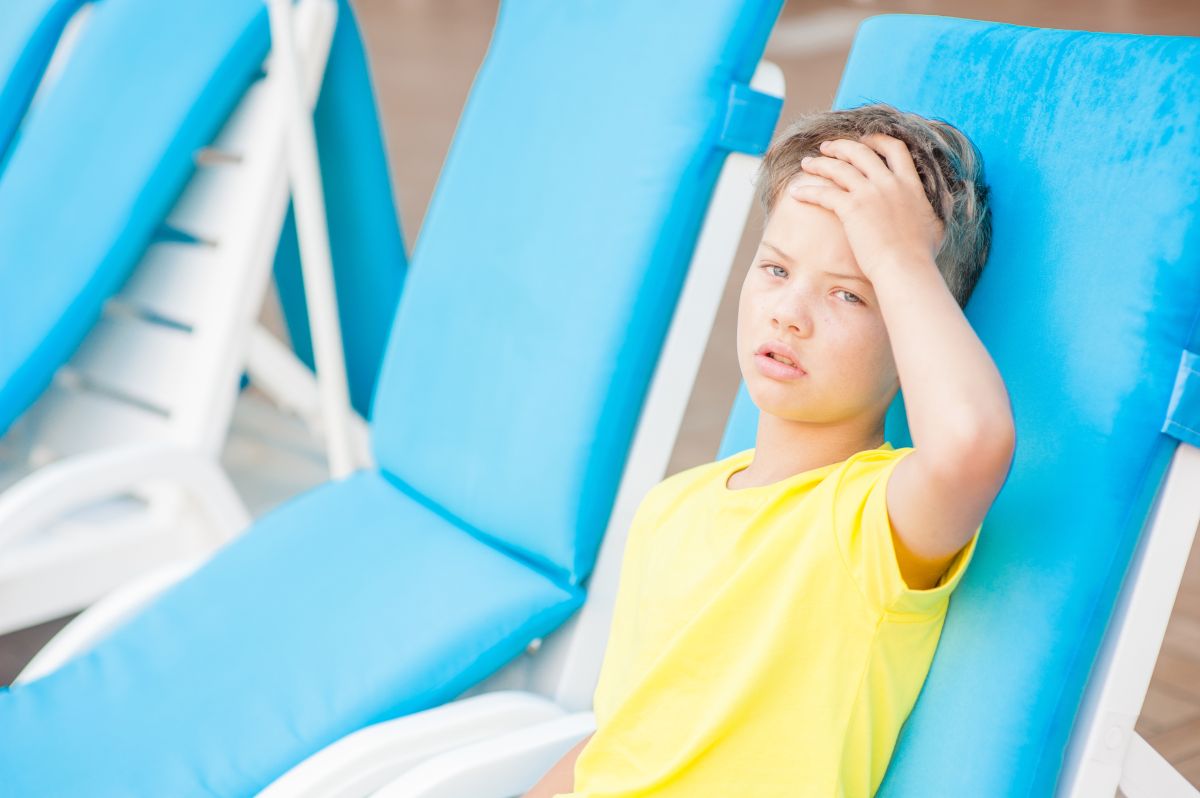 Czym grozi gorączka od słońca u dzieci? Jak sobie z nią poradzić?