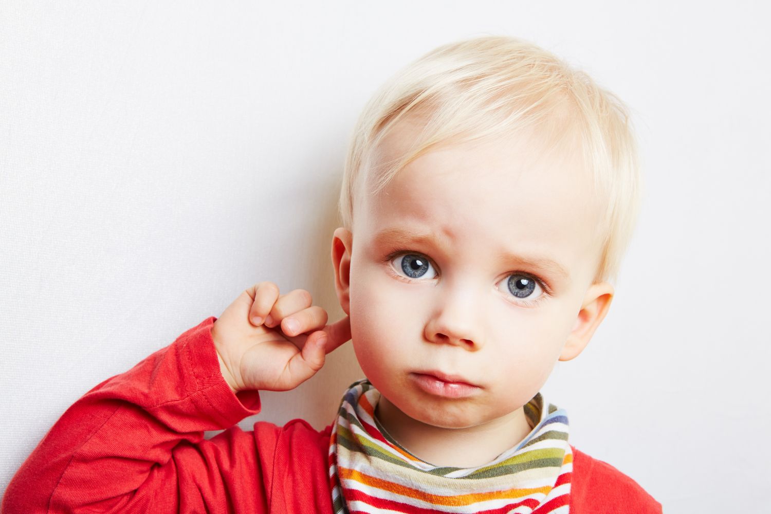 Jak sobie radzić z bólem ucha u dziecka?