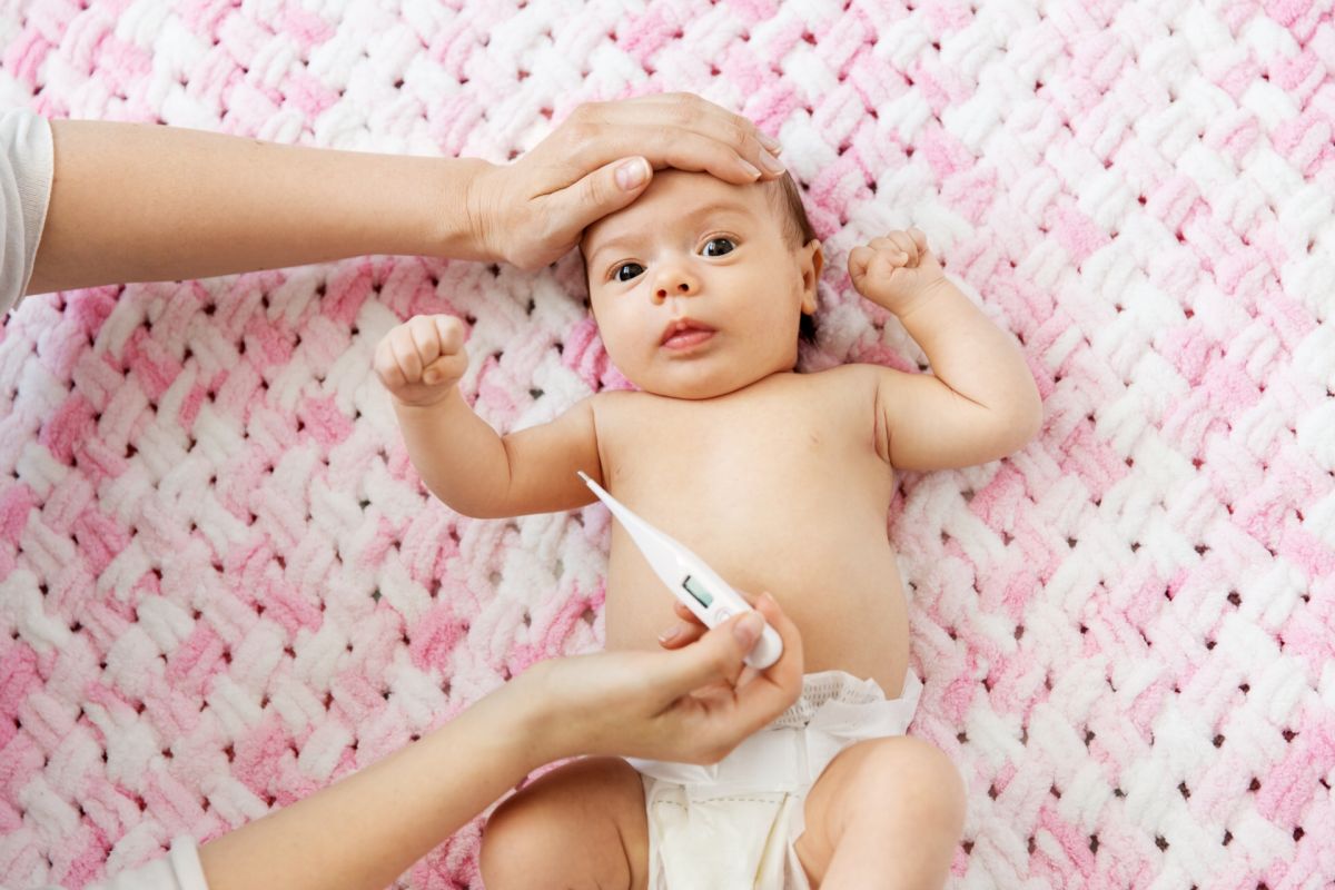 Jakie są objawy gorączki u niemowlaka?