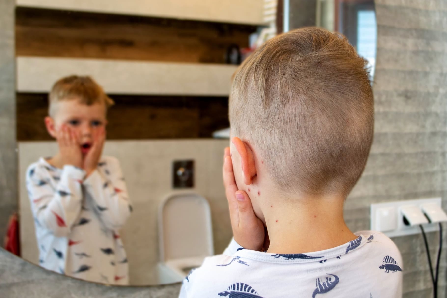 Gorączka i wysypka u dziecka – przyczyny i sygnały, kiedy iść do lekarza